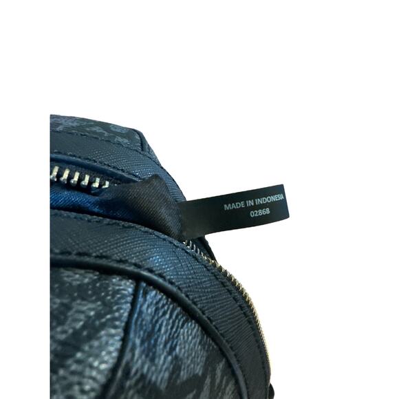 DKNY Original Black Mono Doctor’s Bag with Crossbody Strap – Never Used - Picture 6 of 9